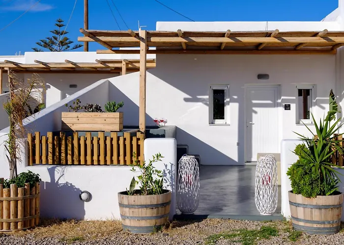 Athiri Luxury Couette-café Perivolos (Santorini)