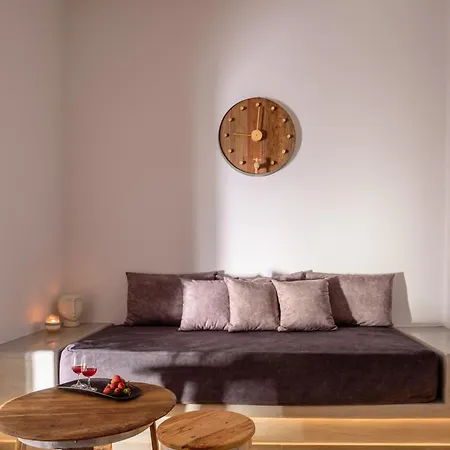 לינה וארוחת בוקר Athiri Luxury *