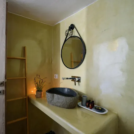 Athiri Luxury Panzió 4*