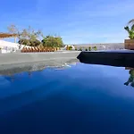 Athiri Luxury Bed & Breakfast 4*