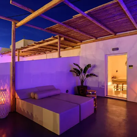 Couette-café Athiri Luxury Perivolos (Santorini)