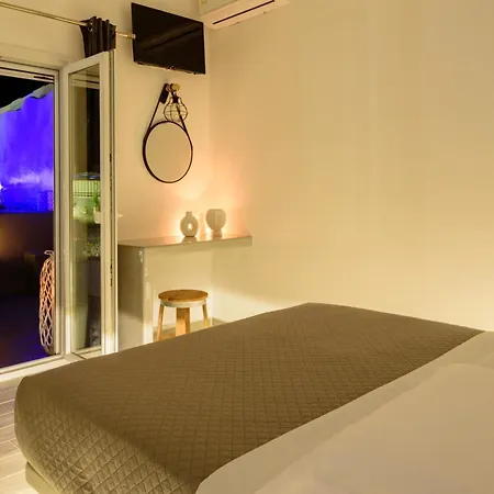 Couette-café Athiri Luxury *